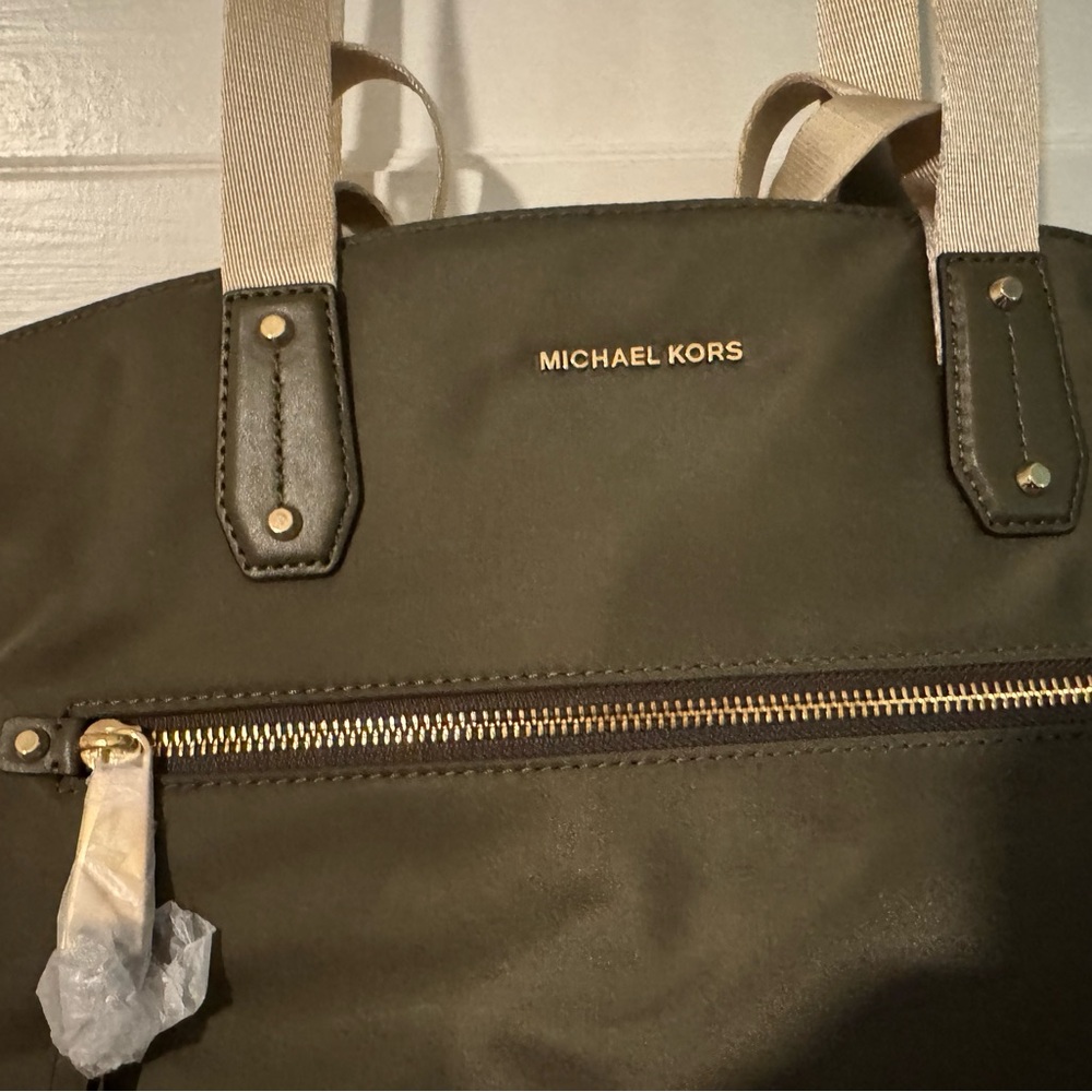 Michael Kors Olive Tote with Cream Straps - Picture 2 of 4